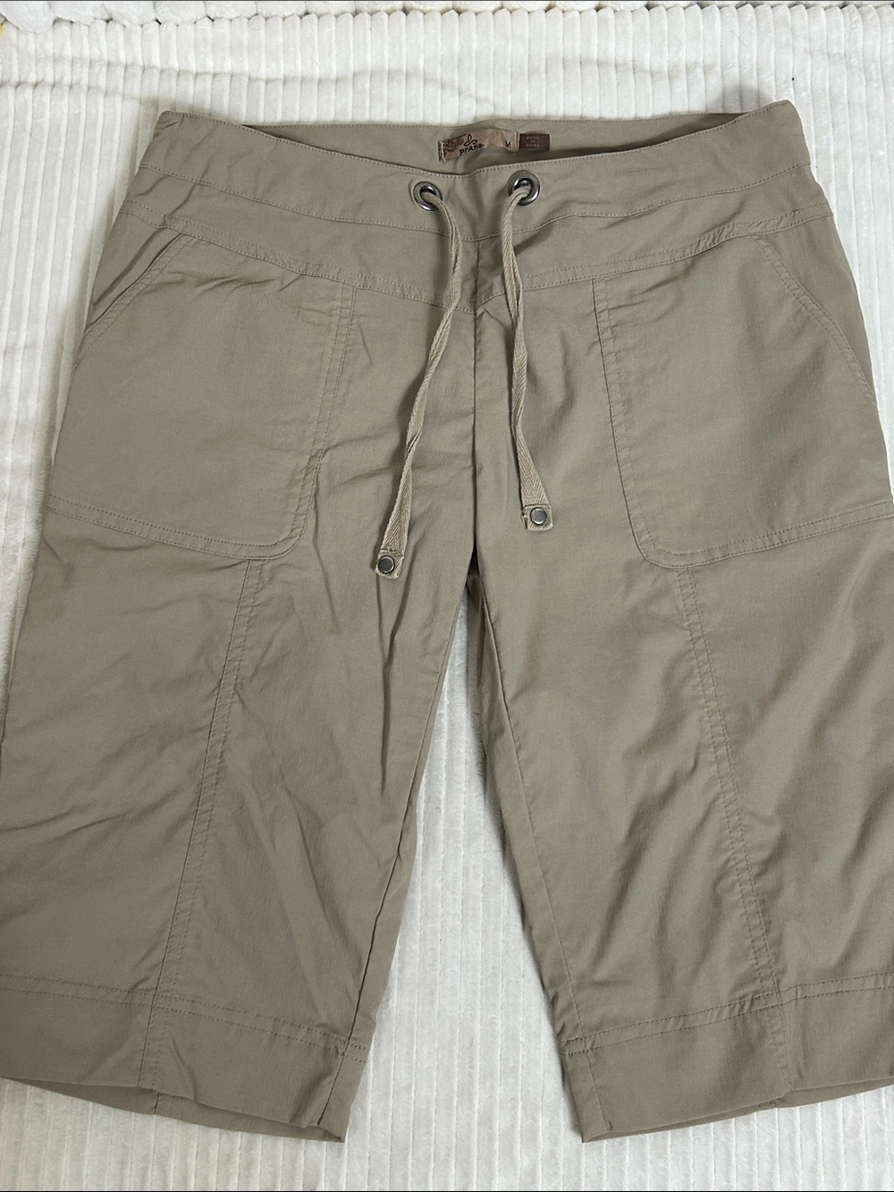 Prana Bliss Knicker tan Bermuda hiking shorts M